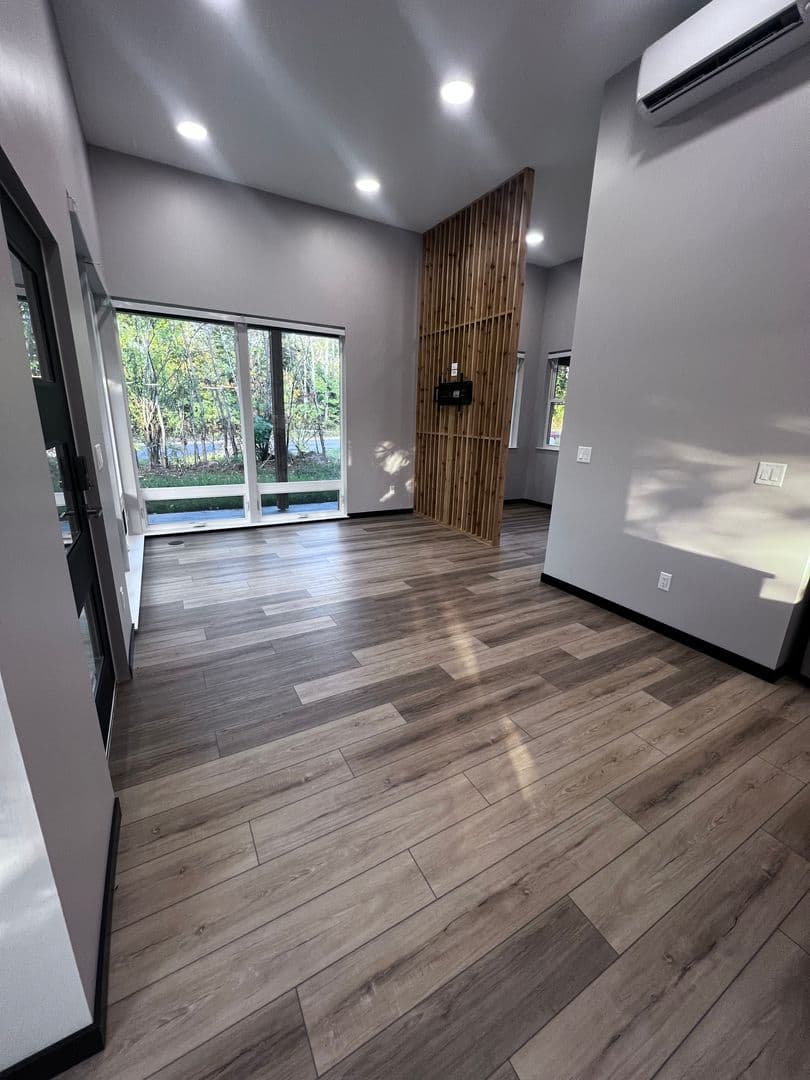 Duluth Apartment: 4005 Robinson Street