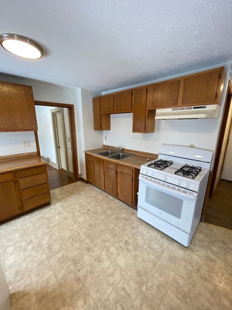 Duluth Apartment: 217 N 25th Ave W