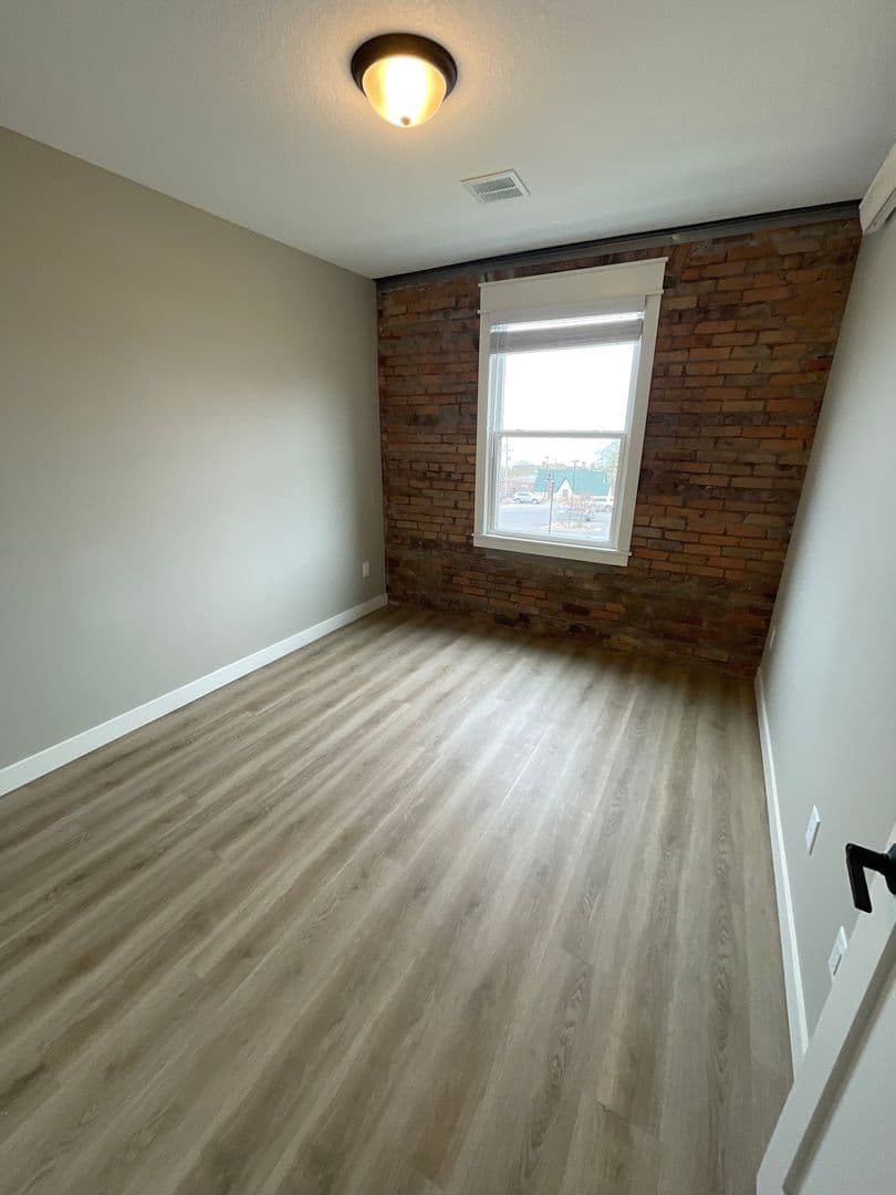 Duluth Apartment: 627 E 4th Street