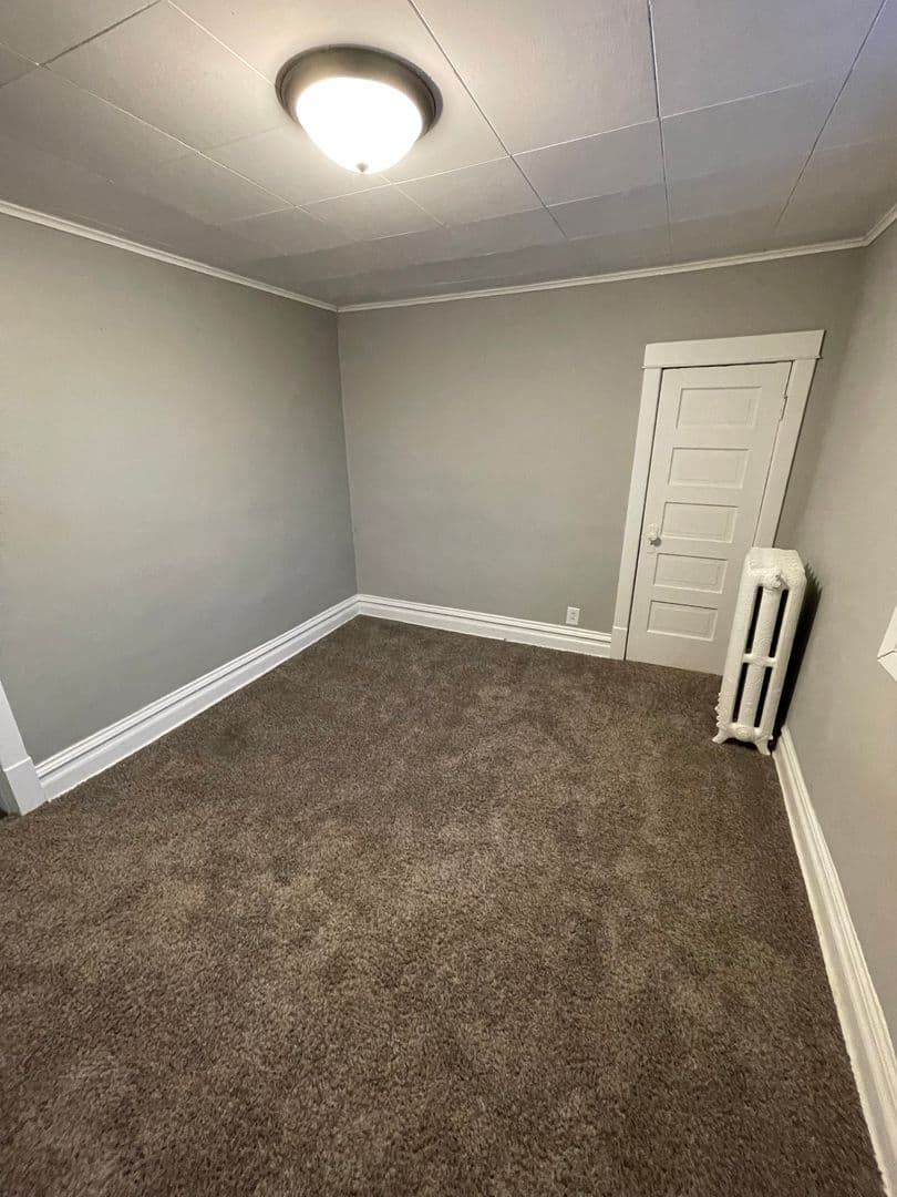 Superior House: 1205 Belknap St