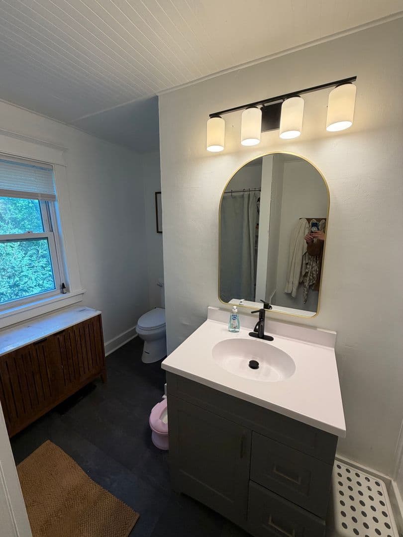 Duluth Apartment: 605 - 607 Leicester Ave