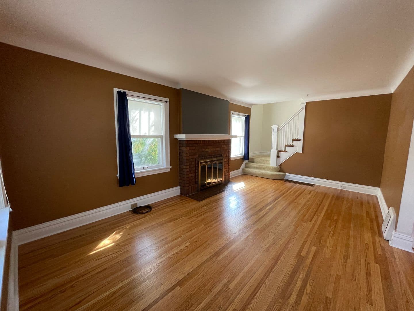 Duluth House: 226 W Kent Road