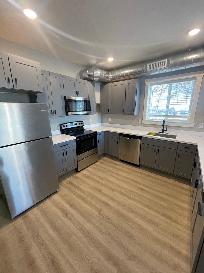 Duluth Apartment: 417-419 N 2nd Ave E