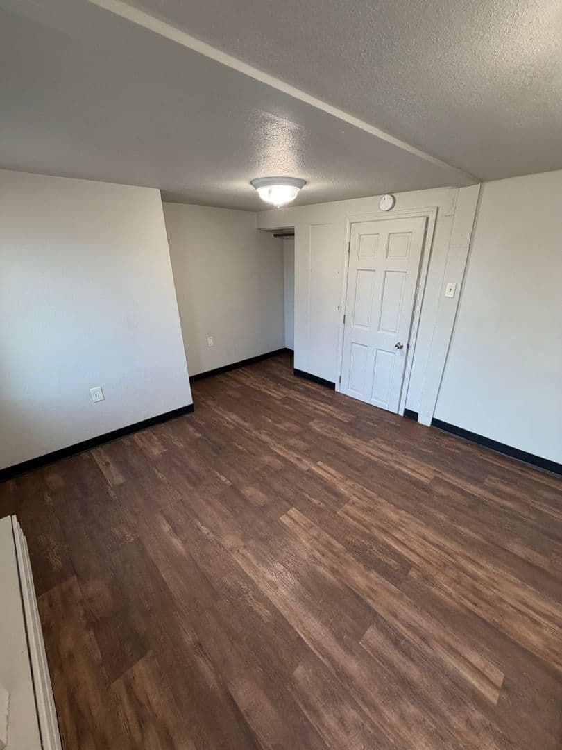 Duluth Apartment: 902 N 11th Ave E