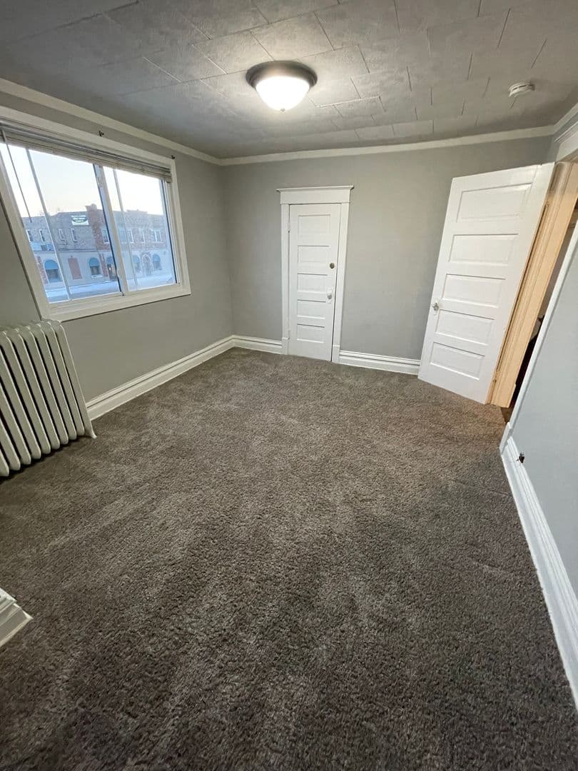 Superior House: 1205 Belknap St