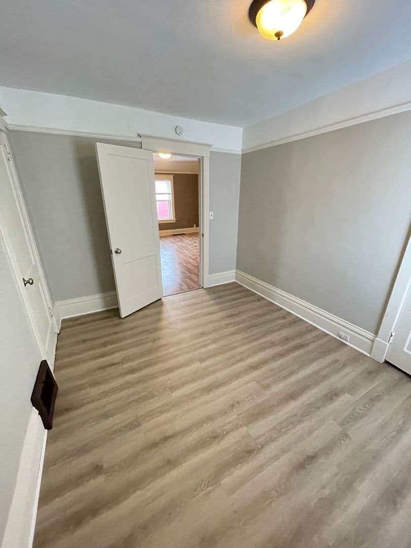 Duluth Apartment: 606 N 60th Ave W