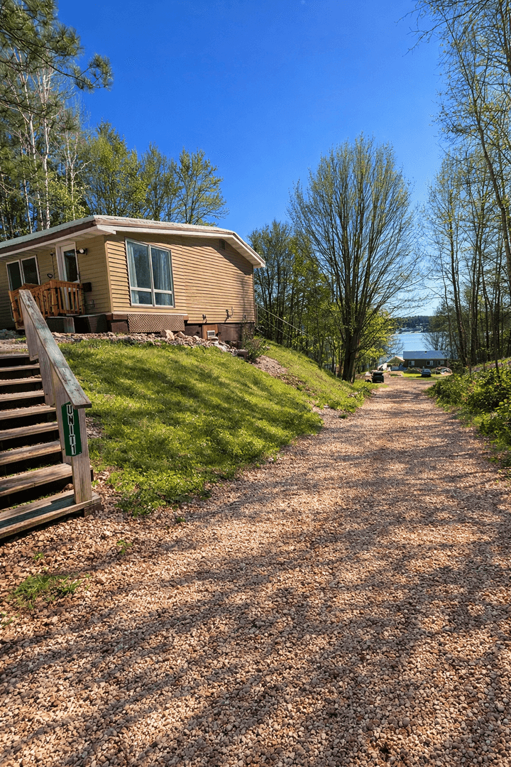 Duluth Apartment: 5886 N Pike Lake Rd