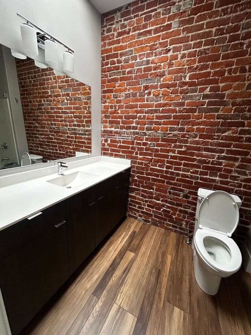 Duluth Apartment: 1509 E Superior Street