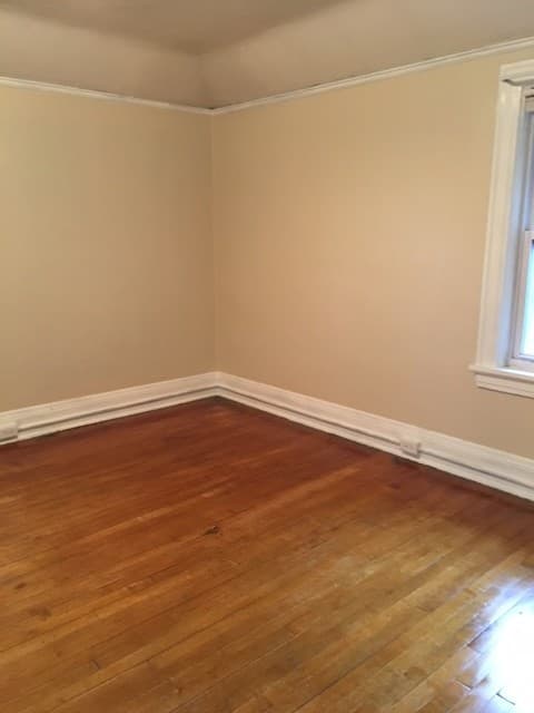 Duluth House: 923 E 8th Street