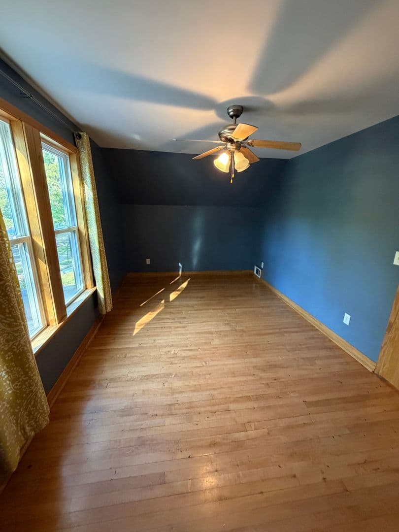 Duluth House: 1310 E 10th St