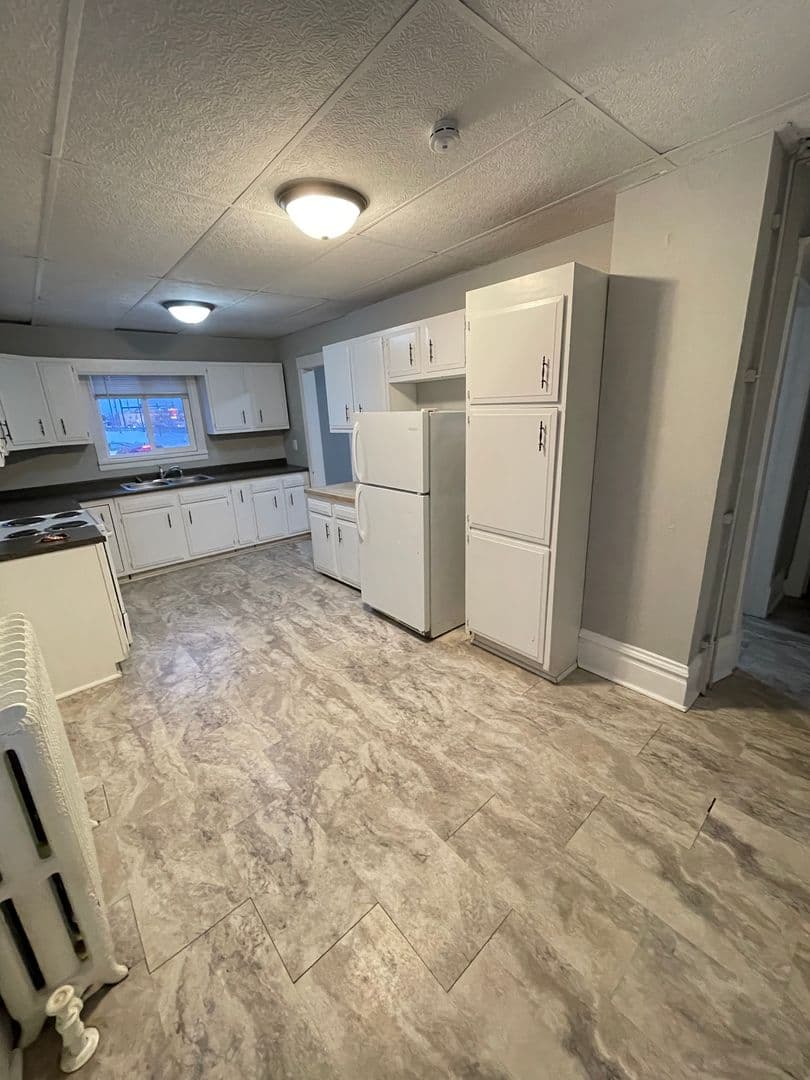 Superior House: 1205 Belknap St