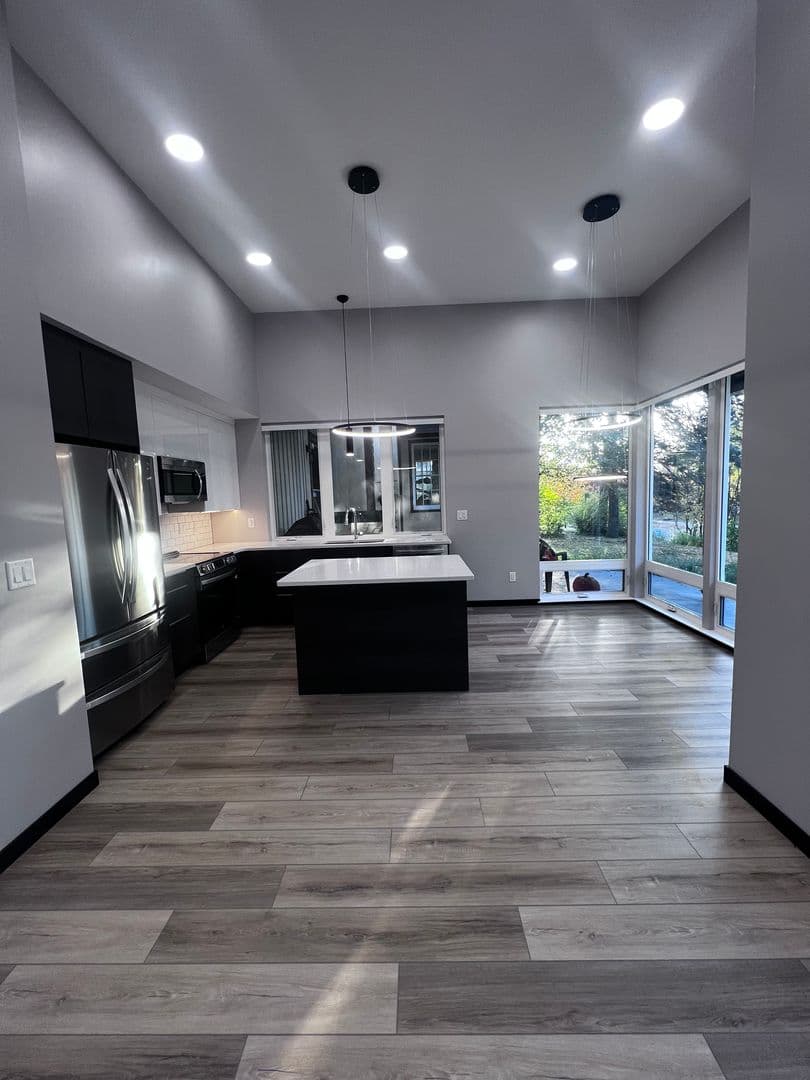 Duluth Apartment: 4005 Robinson Street
