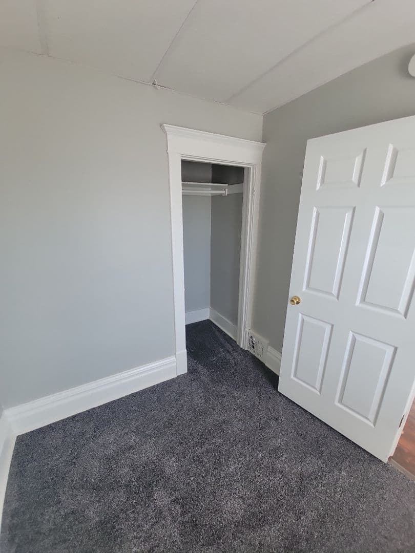 Duluth Apartment: 422 N 27th Ave W