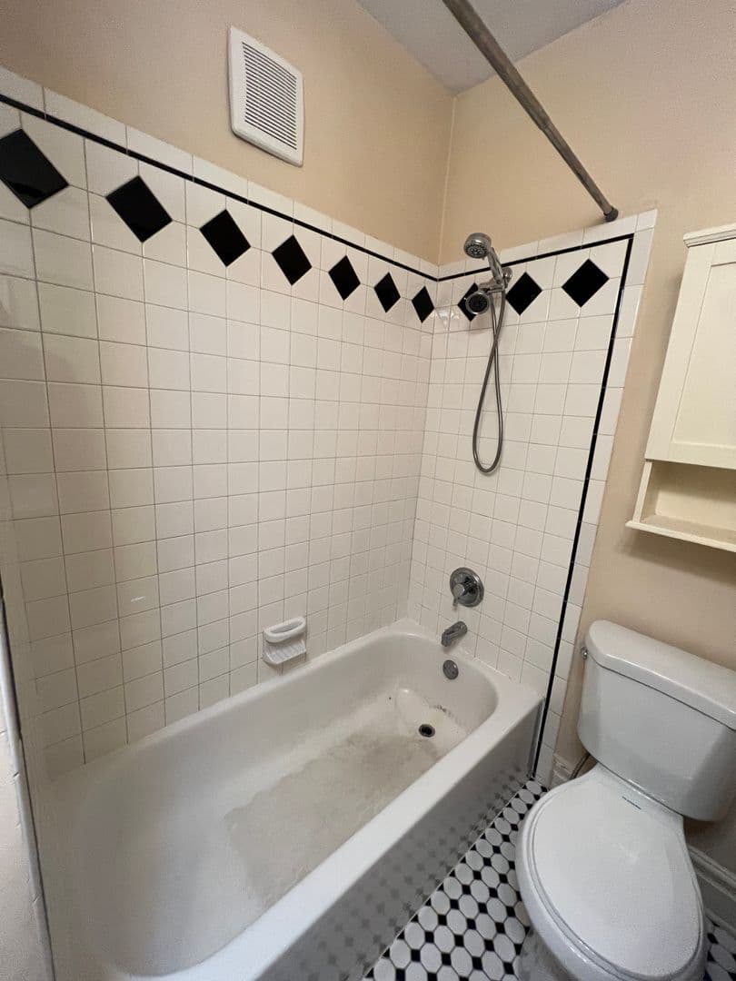 Duluth Apartment: 322-324 E 5th St