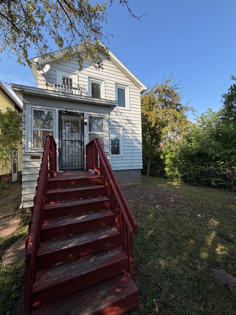 Duluth House: 3151 Vernon St