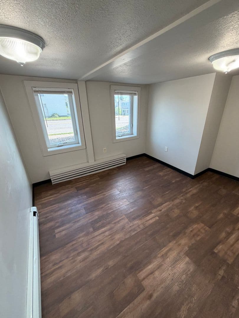 Duluth Apartment: 902 N 11th Ave E