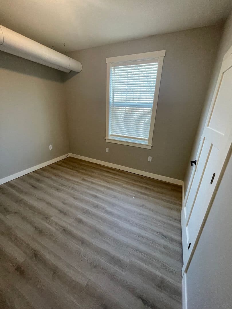 Duluth Apartment: 417-419 N 2nd Ave E