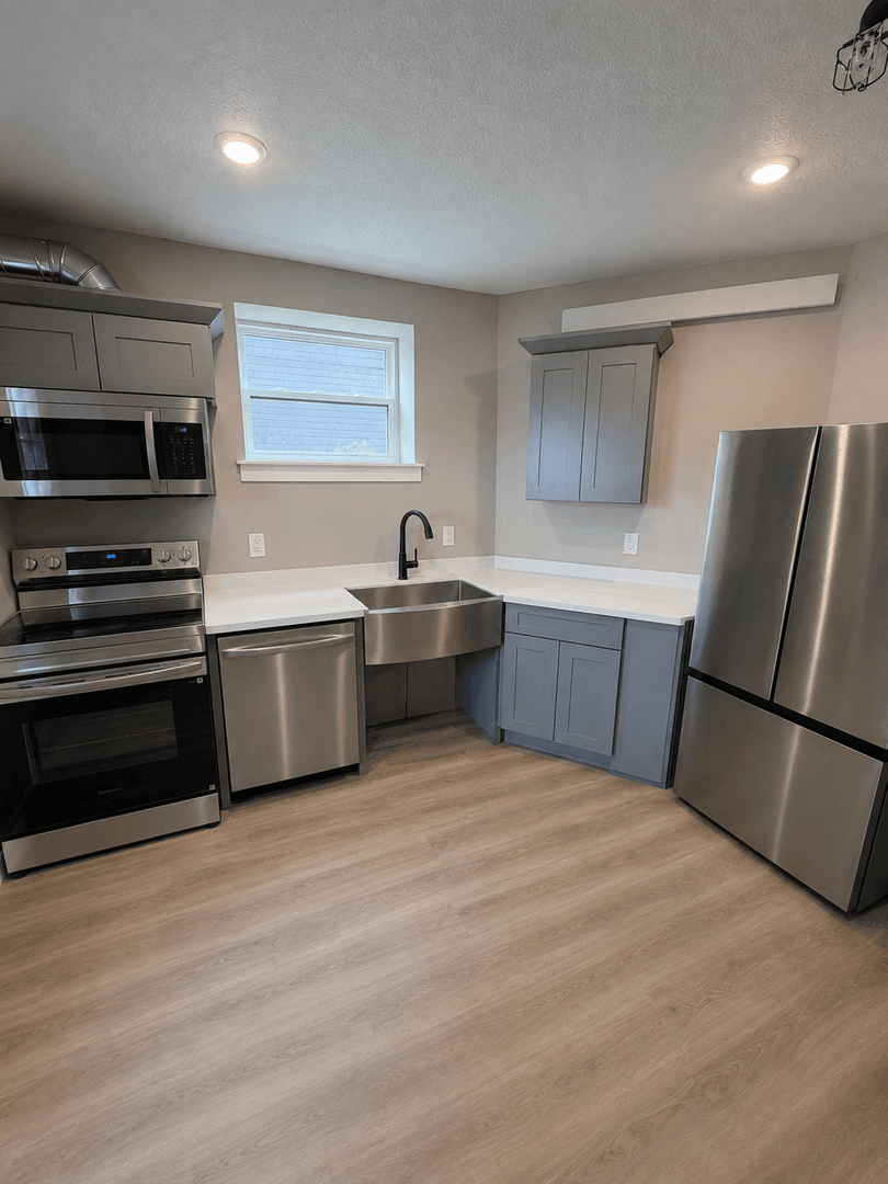 Duluth Apartment: 627 E 4th Street