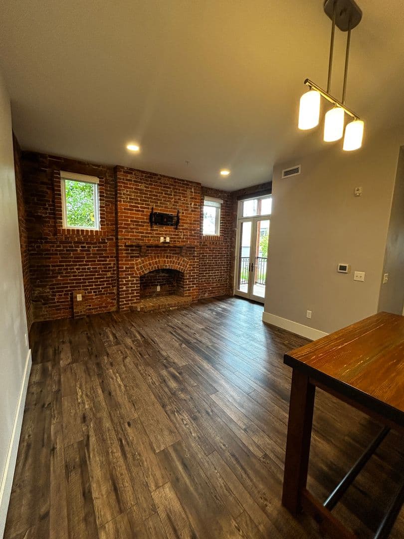 Duluth Apartment: 1509 E Superior Street