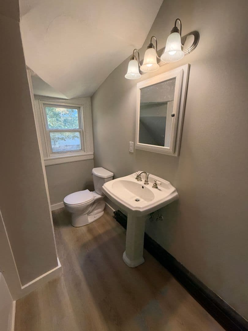 Duluth Apartment: 1531 Jefferson St