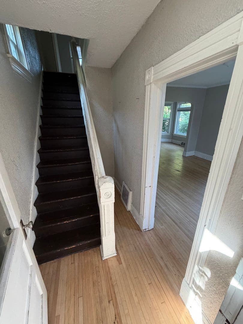 Duluth House: 3151 Vernon St