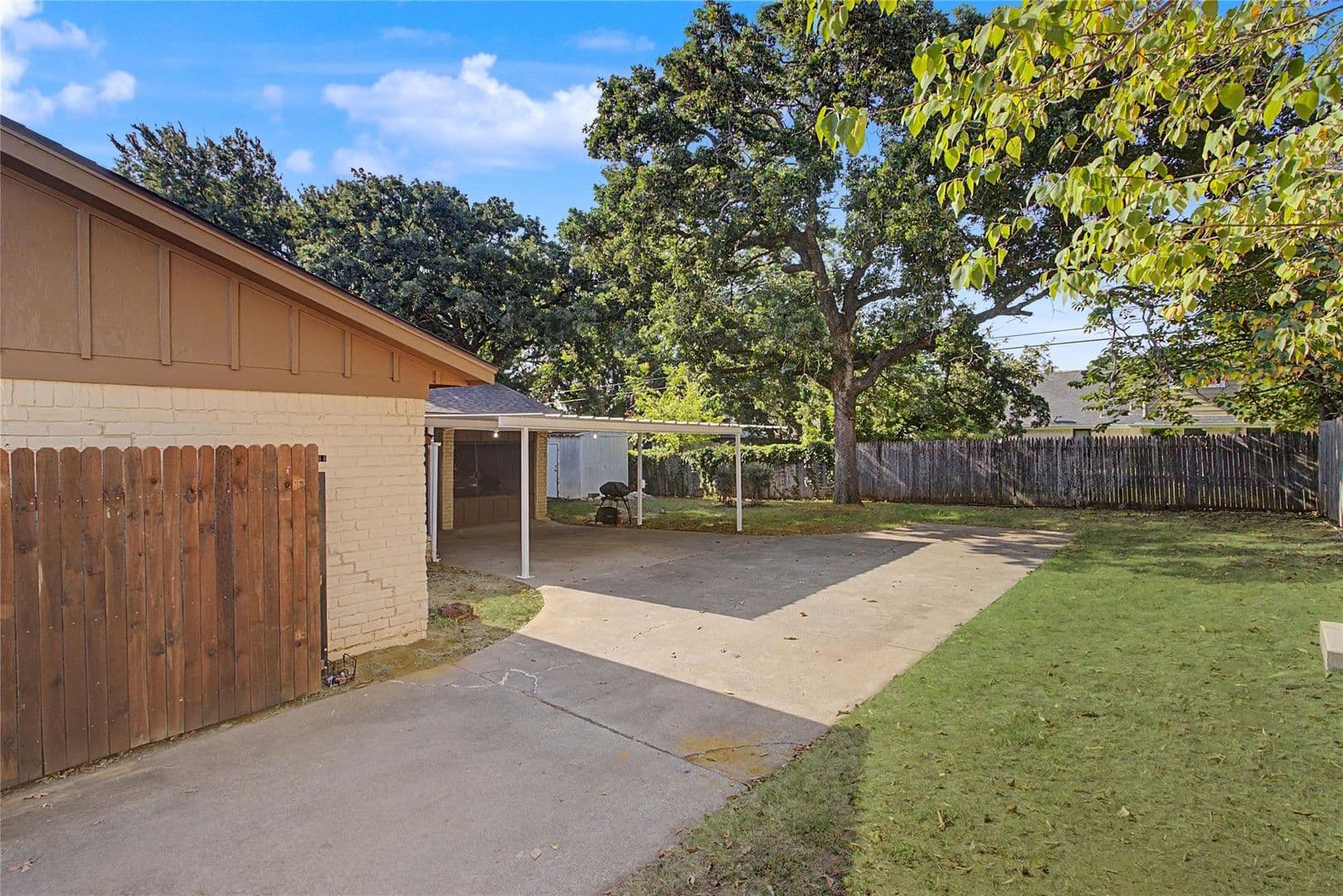 Fort Worth House: 7232 Monterrey Dr