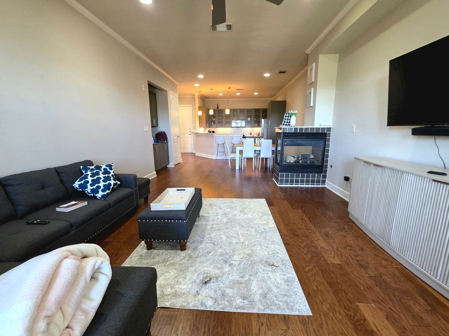 Fort Worth House: 2800 Sandage Ave. #206