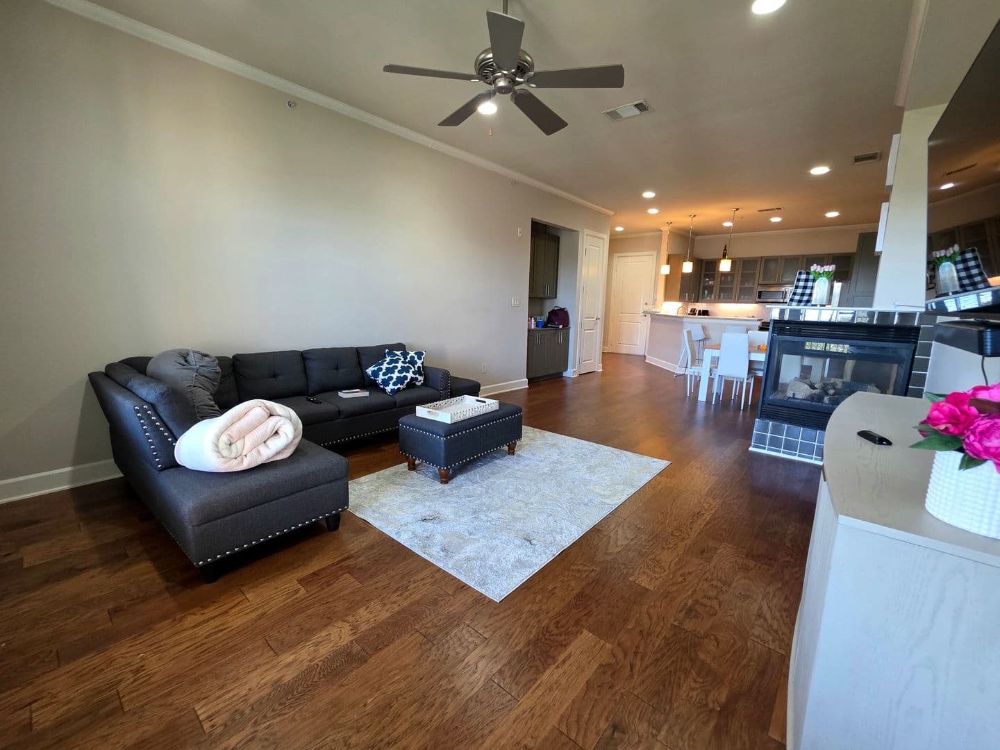 Fort Worth House: 2800 Sandage Ave. #206