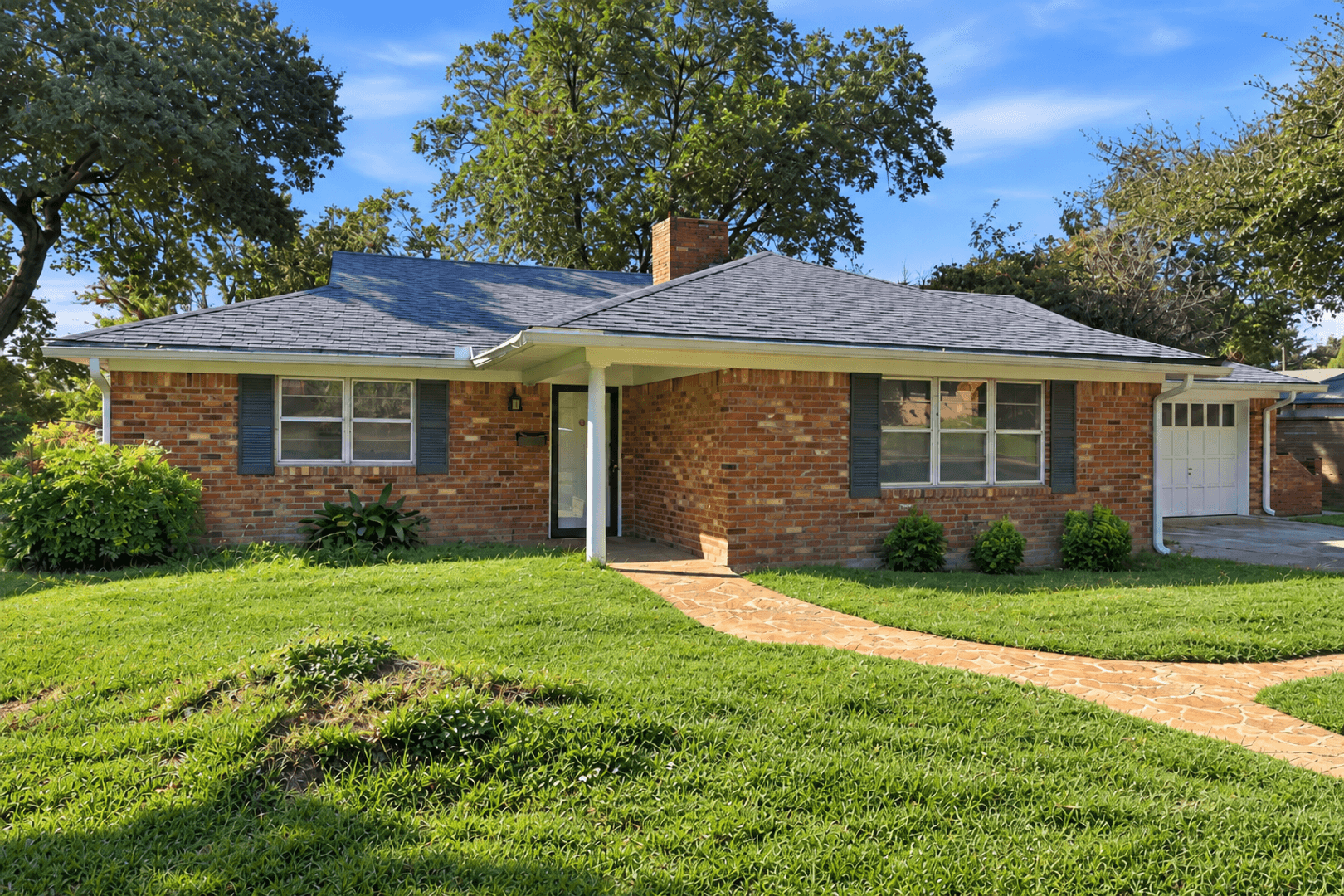 Fort Worth House: 3621 Winifred Dr