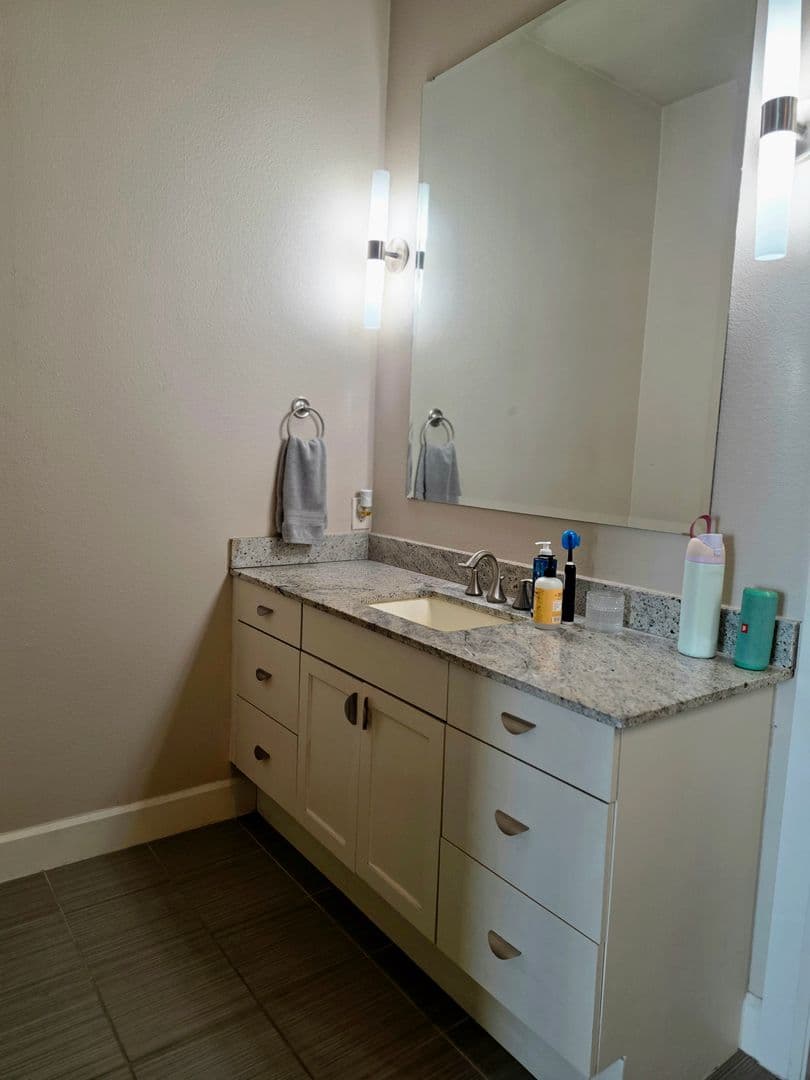 Fort Worth House: 2800 Sandage Ave. #206