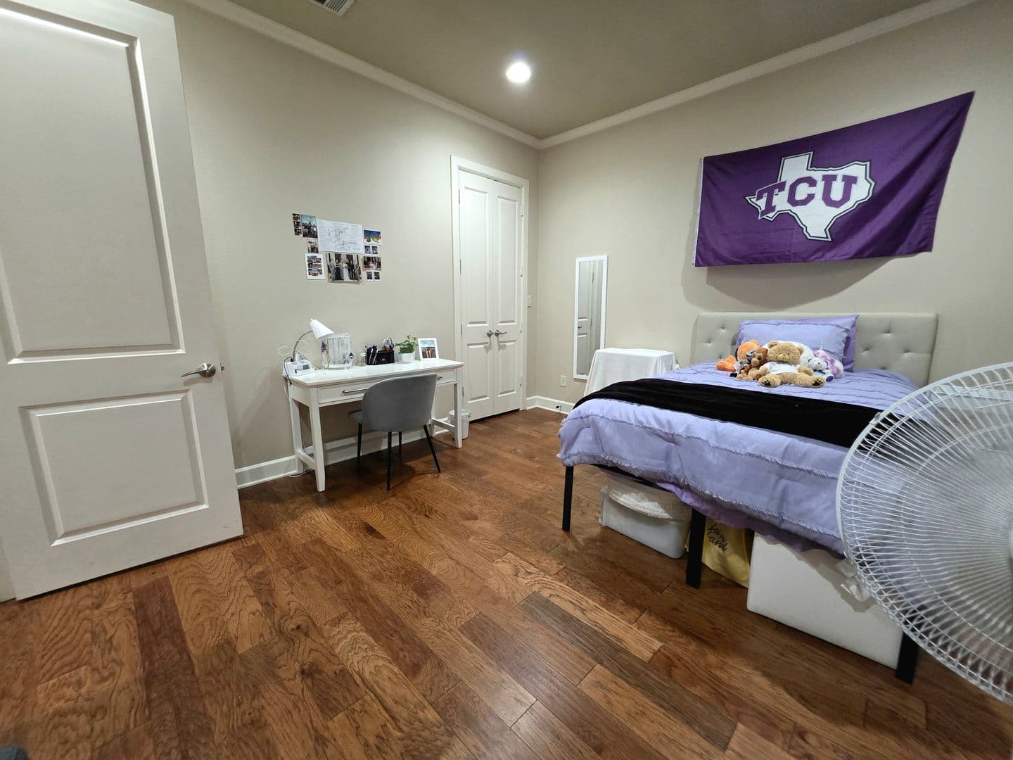 Fort Worth House: 2800 Sandage Ave. #206