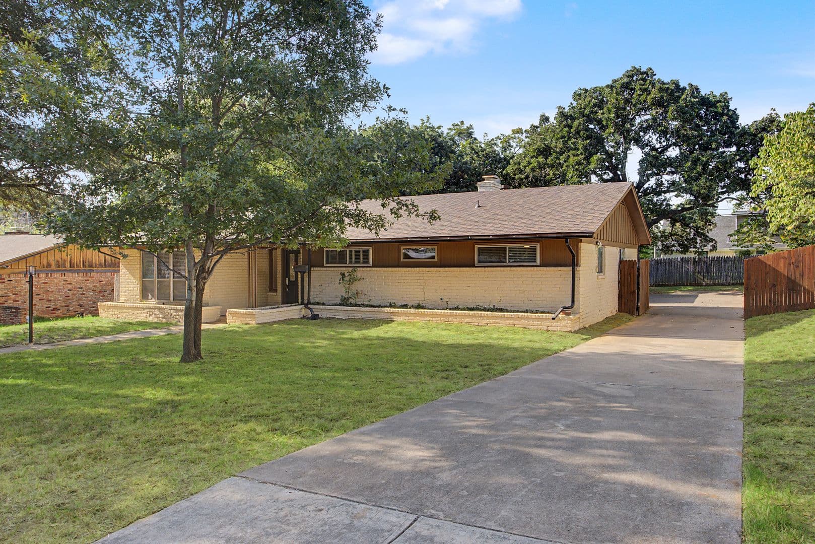 Fort Worth House: 7232 Monterrey Dr