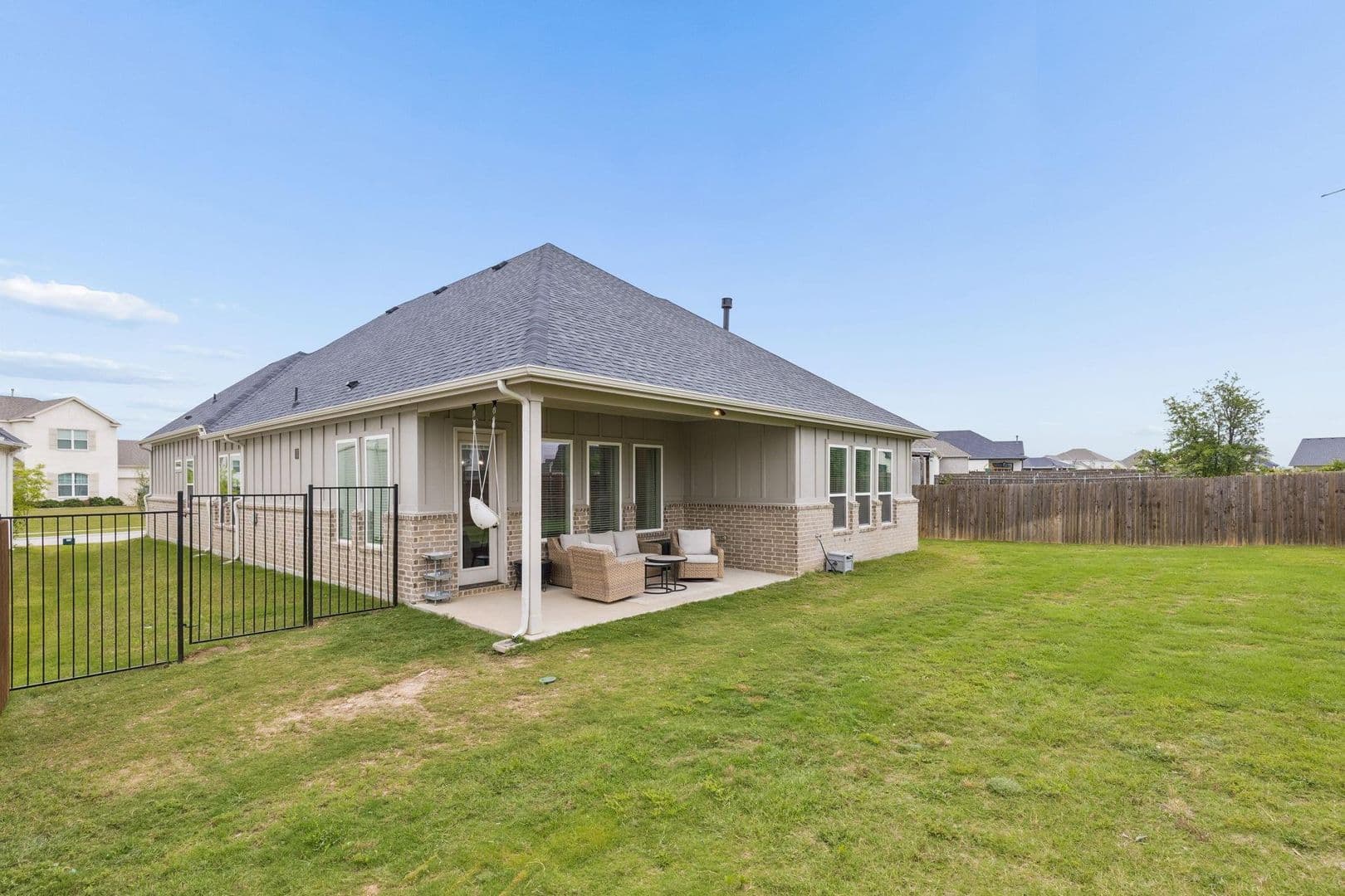 Aledo House: 217 Observation Dr. N