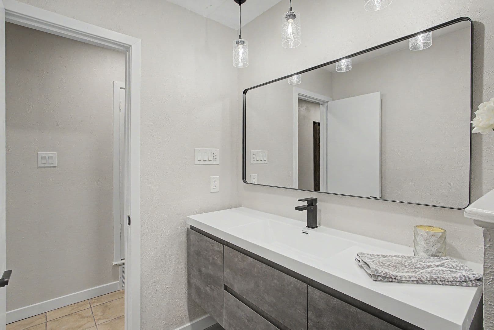 Fort Worth House: 7232 Monterrey Dr