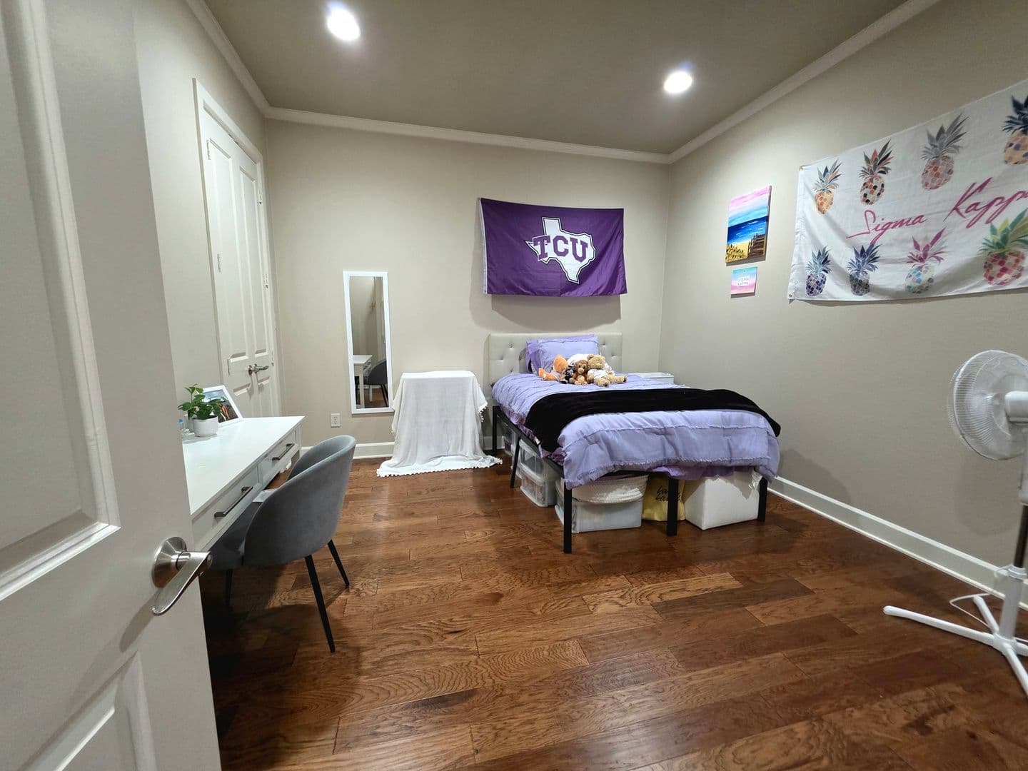 Fort Worth House: 2800 Sandage Ave. #206