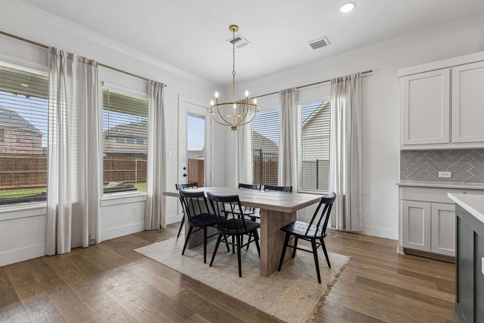 Aledo House: 217 Observation Dr. N