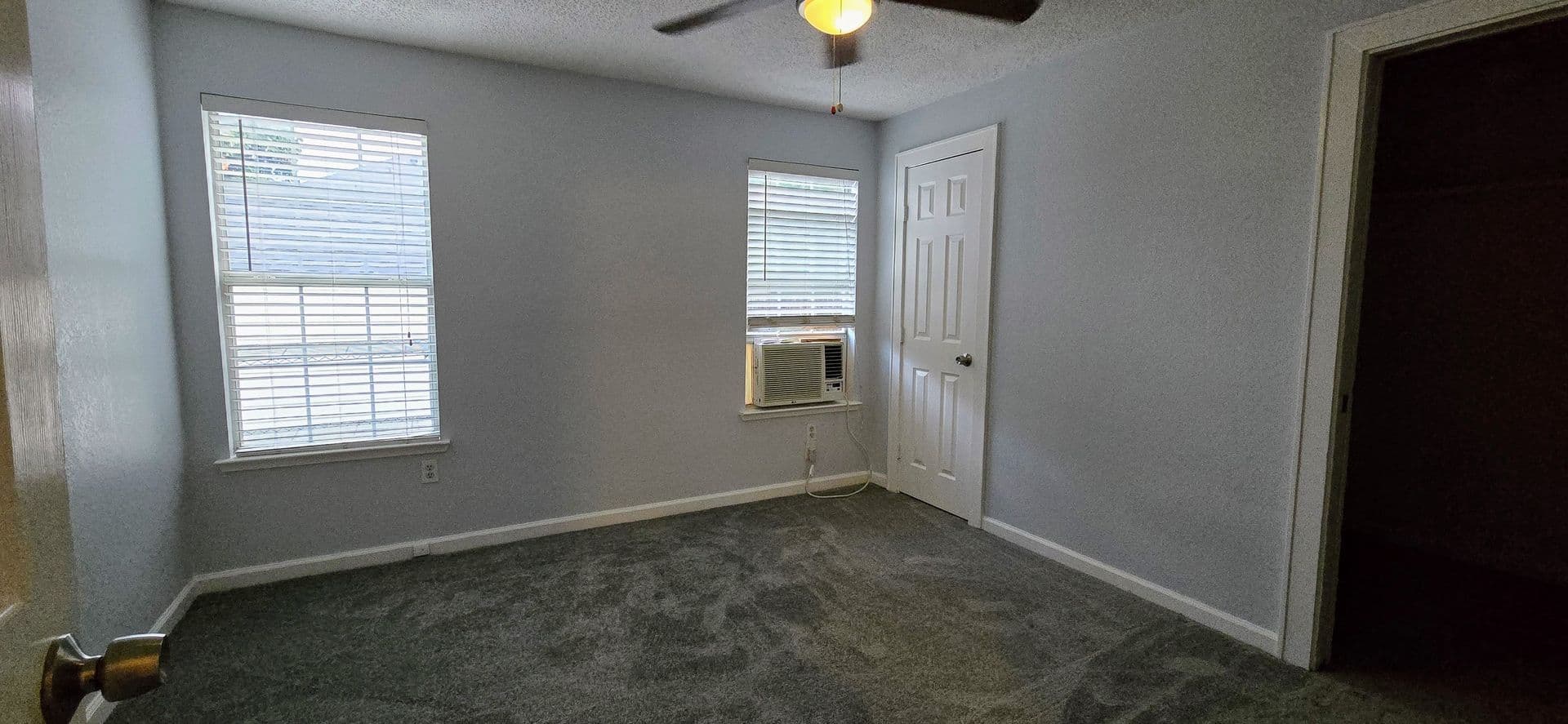 Fort Worth House: 2861 W Devitt St