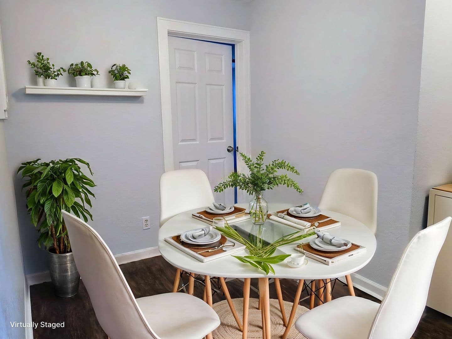 Fort Worth House: 2861 W Devitt St