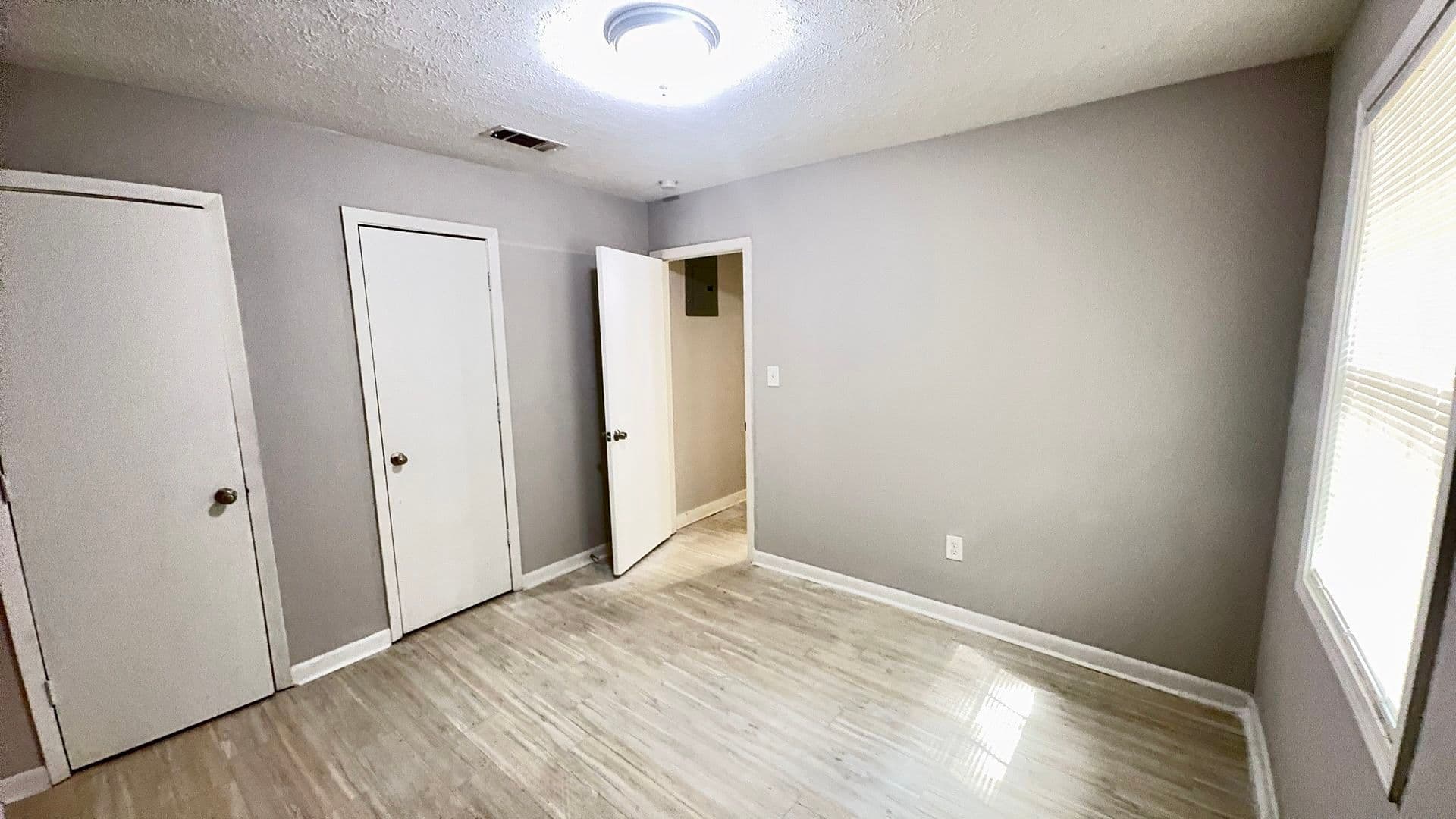 JACKSON Multiplex: 219 LAWRENCE RD - Apt 1