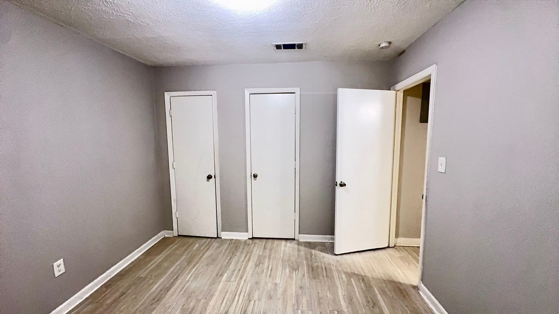 JACKSON Multiplex: 219 LAWRENCE RD - Apt 1