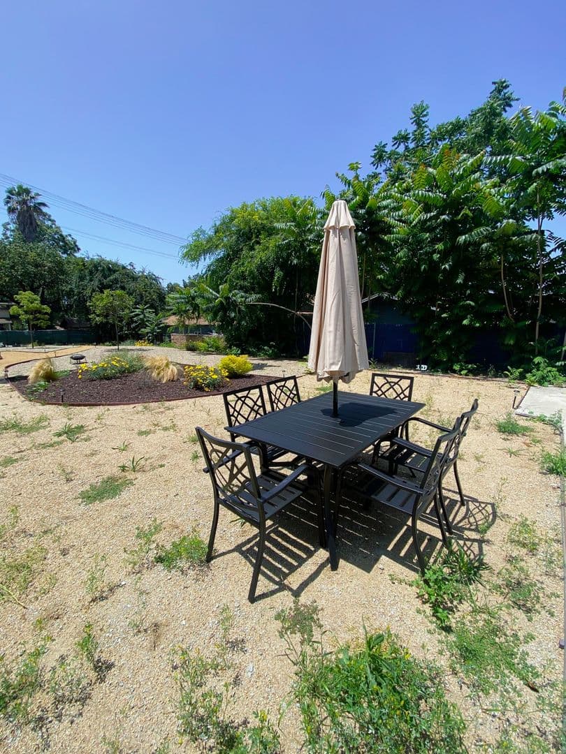 Pasadena Apartment: 1577 N Fair Oaks Avenue