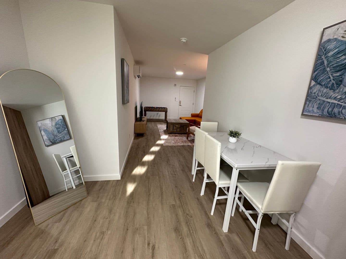 Pasadena Apartment: 1577 N Fair Oaks Avenue