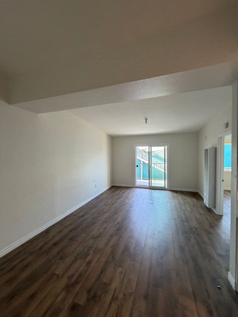 Pasadena Apartment: 839 N. Summit Ave
