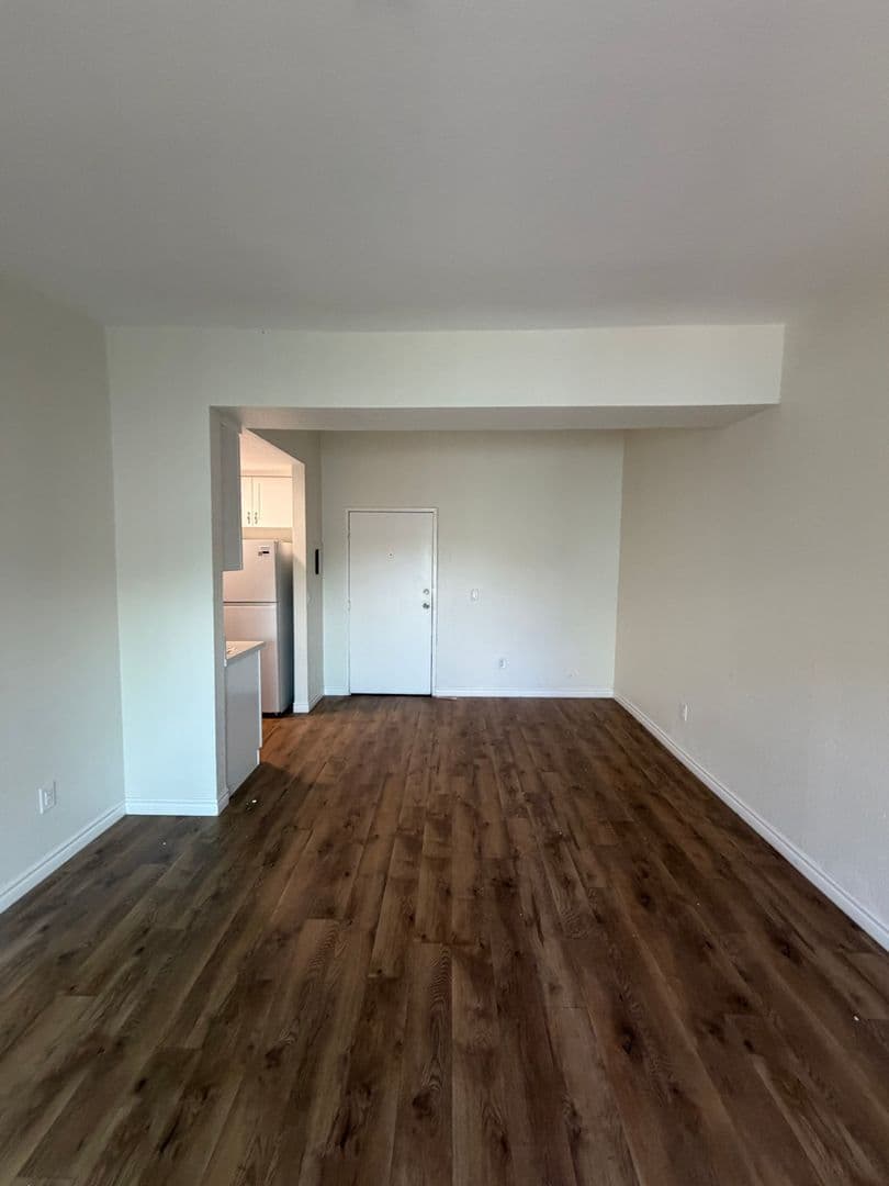 Pasadena Apartment: 839 N. Summit Ave