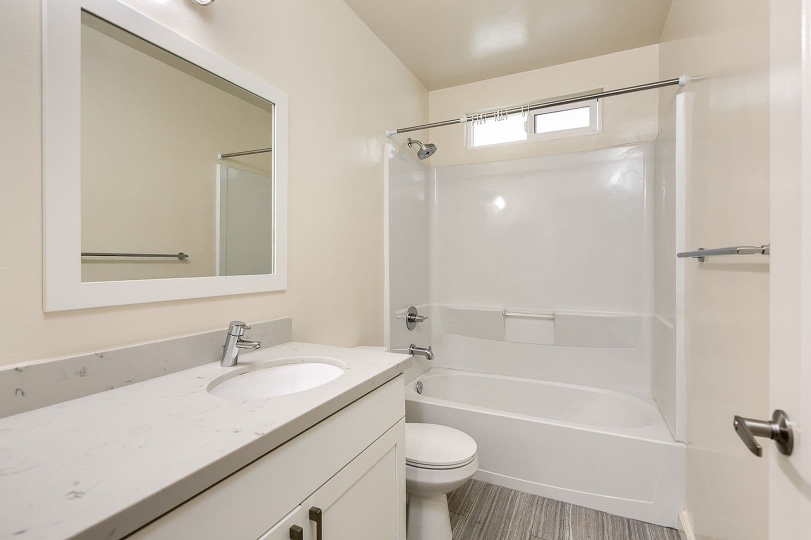 Pasadena Apartment: 285 N Oakland Ave.