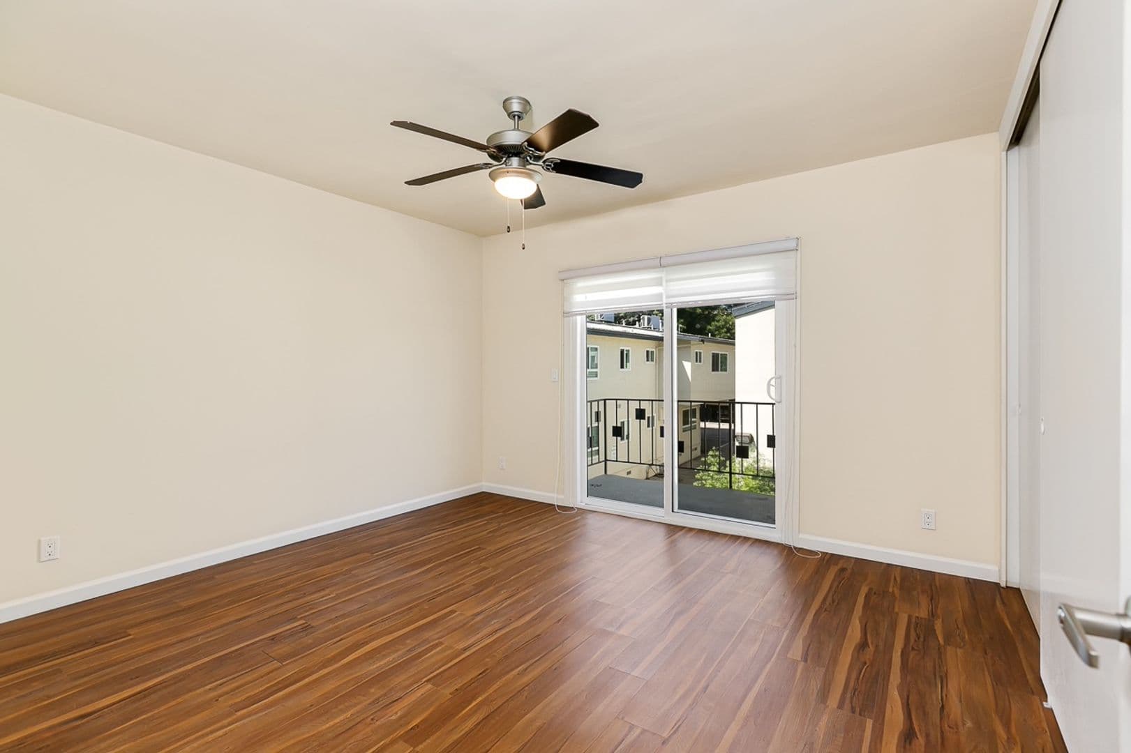 Pasadena Apartment: 285 N Oakland Ave.