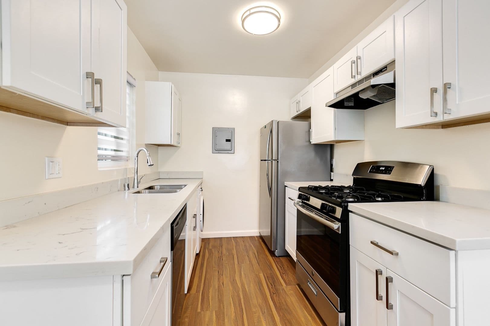 Pasadena Apartment: 285 N Oakland Ave.