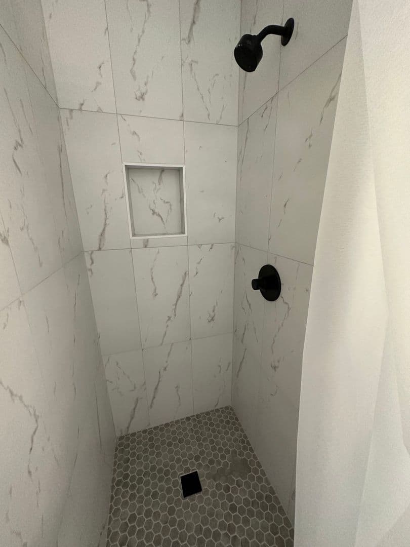 Pasadena Apartment: 1577 N Fair Oaks Avenue