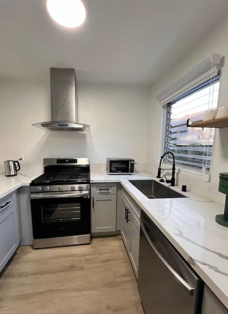 Pasadena Apartment: 435 N. Euclid Ave.