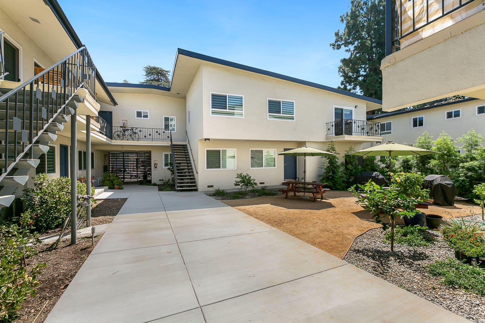 Pasadena Apartment: 285 N Oakland Ave.